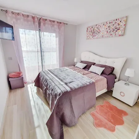 Top-class Beach Front La Tejita, 200m2, 3 Bedrooms, Large Terraces Kwatera prywatna *