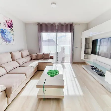 Top-class Beach Front La Tejita, 200m2, 3 Bedrooms, Large Terraces 홈스테이