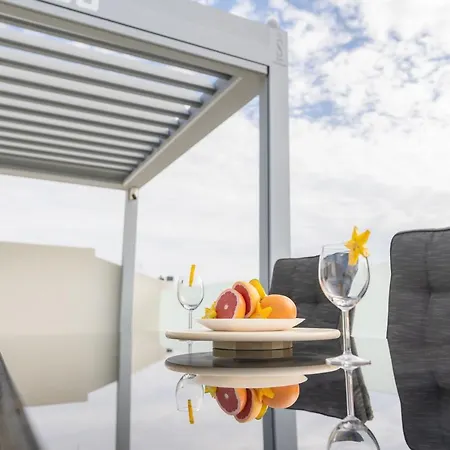 Top-class Beach Front La Tejita, 200m2, 3 Bedrooms, Large Terraces 그라나딜라데아보나