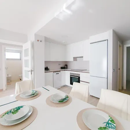 홈스테이 Top-class Beach Front La Tejita, 200m2, 3 Bedrooms, Large Terraces 그라나딜라데아보나